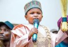 Opmerkelijk – Politicus in Nigeria die beweert dwerggroei te hebben, beschuldigd van kinderli