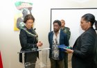 President Simons onderscheidt Surinaamse academicus Van Els in Brazilië