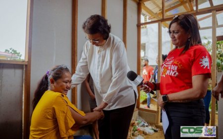 President Simons doet aftrap Moederdagproject Stichting Amor Vitae