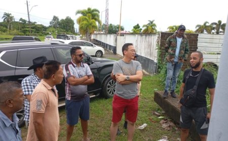 Minister Tsang bezoekt door wateroverlast getroffen gebieden