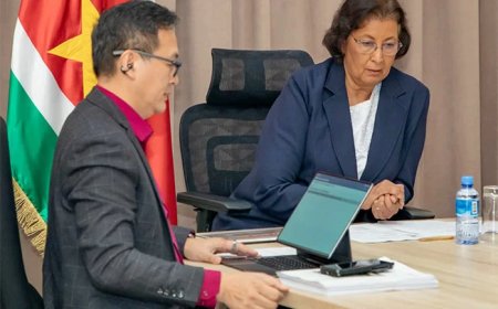 Overleg tussen presidenten Simons en Ali over economie en wateroverlast