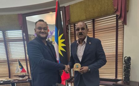 Lalmahomed bespreekt jeugd en regionale samenwerking in Antigua & Barbuda