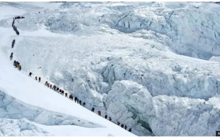 Recordaantal beklimt Mount Everest op één dag