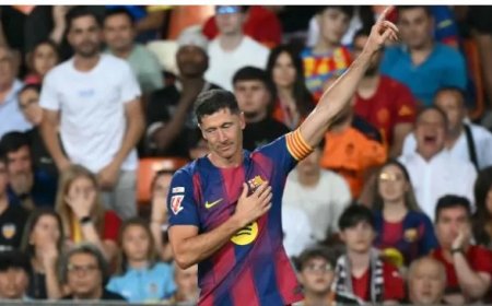 Lewandowski scoort bij afscheid ondanks nederlaag Barça