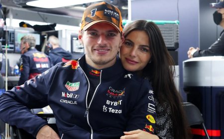 Verstappens partner geniet van luxe jachtvakantie