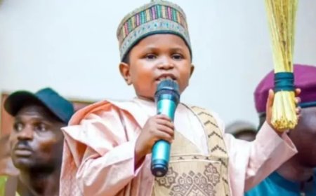 Opmerkelijk – Politicus in Nigeria die beweert dwerggroei te hebben, beschuldigd van kinderli