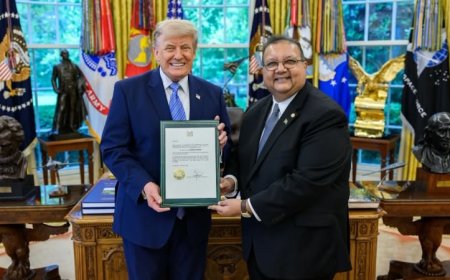 Ambassadeur Mohamed-Hoesein officieel geaccrediteerd bij president Trump
