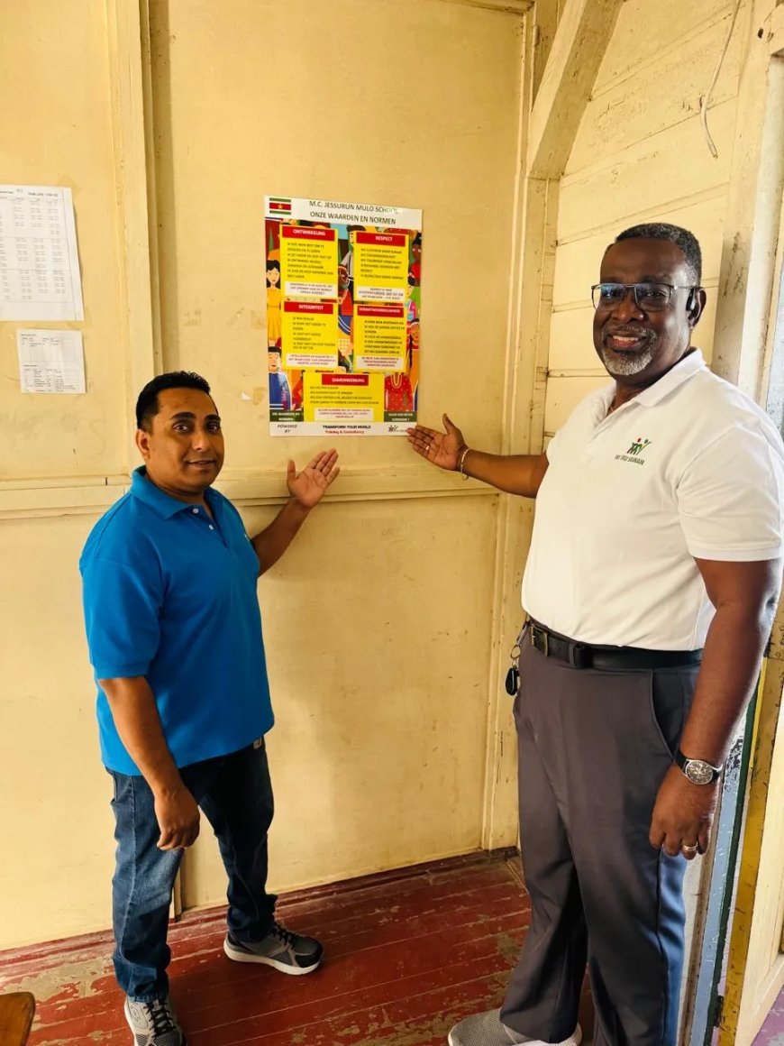 M.C. Jessurun MULO-school ontvangt ‘Waarden en Normen’ posters en flyers