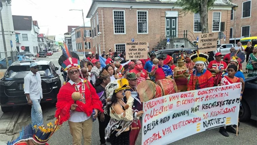 Inheemsen eisen grondenrechten en gerechtigheid tijdens protestmars