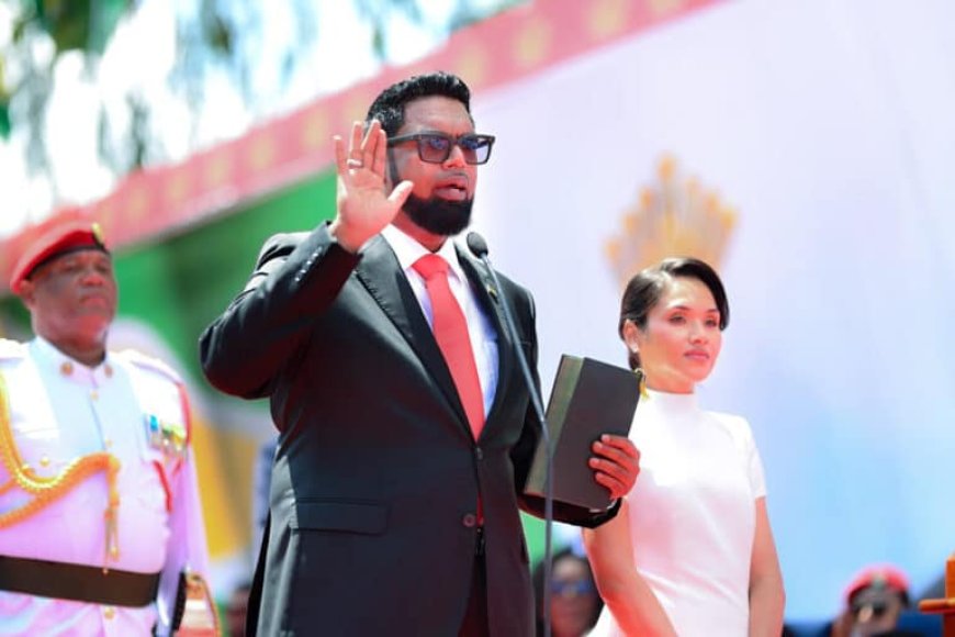 Guyanese president zet in op eigen raffinaderij tijdens energiebeurs Houston