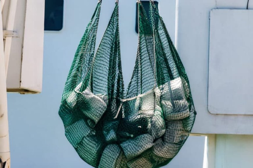 Surinamer betrokken bij drugsvangst van 30.000 kilo op Atlantische Oceaan