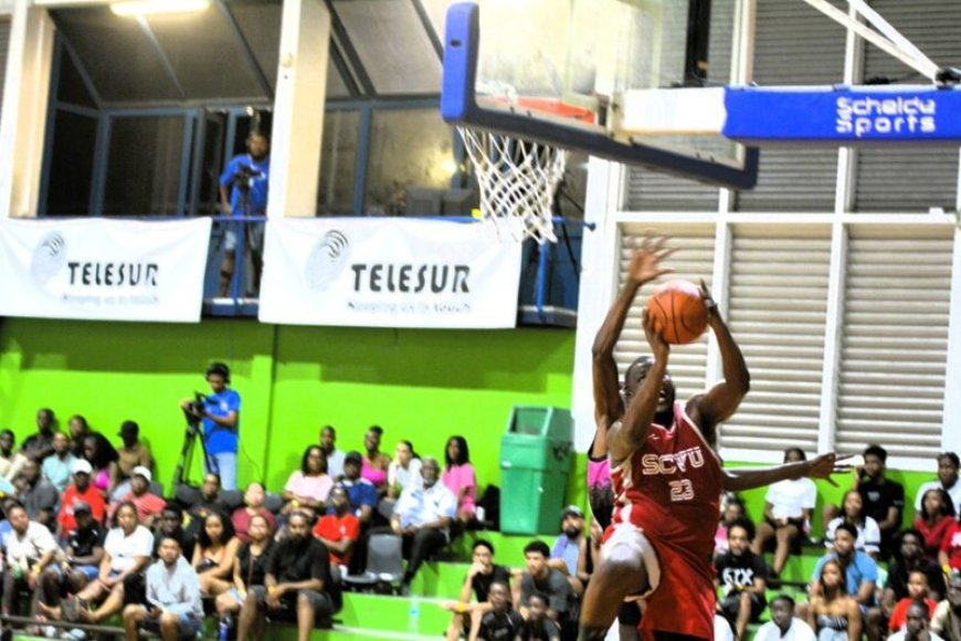SCVU neemt 2-0 voorsprong in basketbalfinale: ‘Ik heb dinsdag een feestje!’