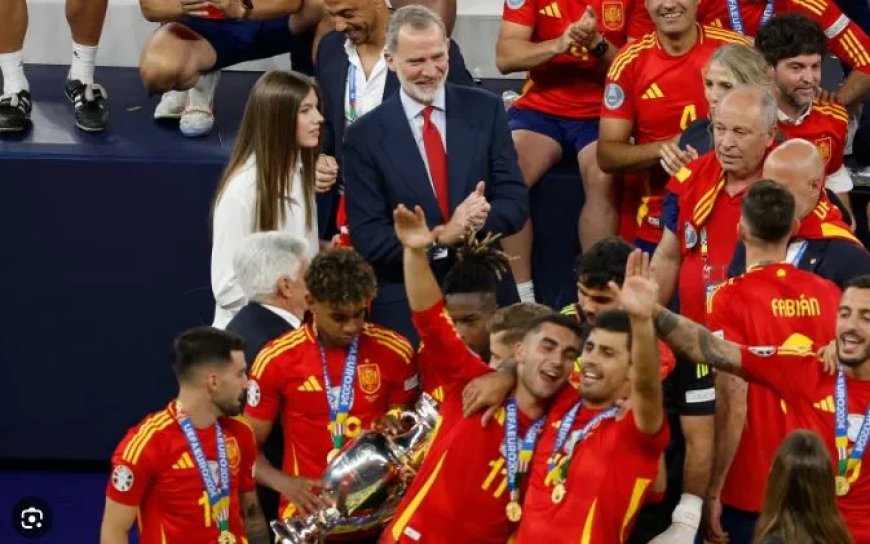 Spaanse koning bezoekt WK-wedstrijd in Mexico