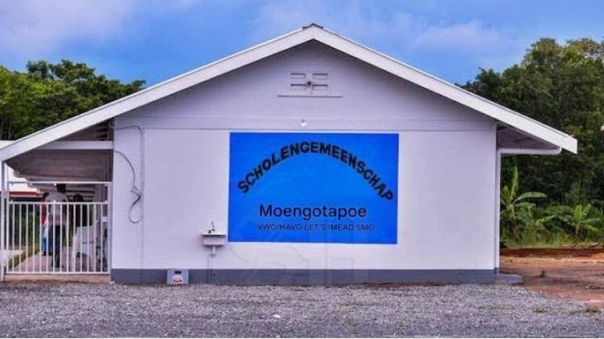 Breaking: Leerkrachten SG Moengotapoe al week in actie, 150 leerlingen zonder les