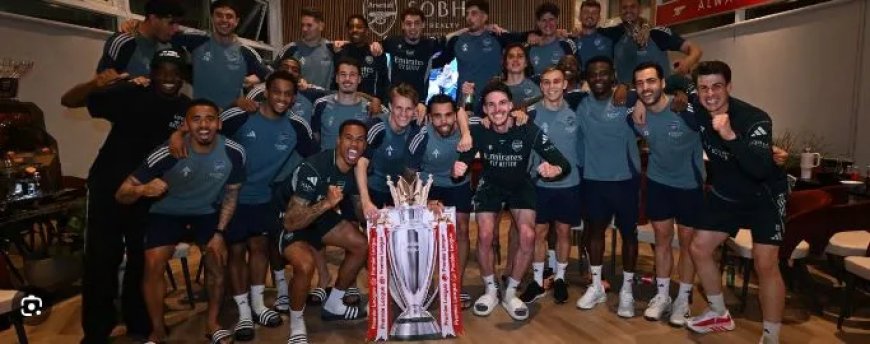 Arsenal kroont zich na 22 jaar opnieuw tot kampioen