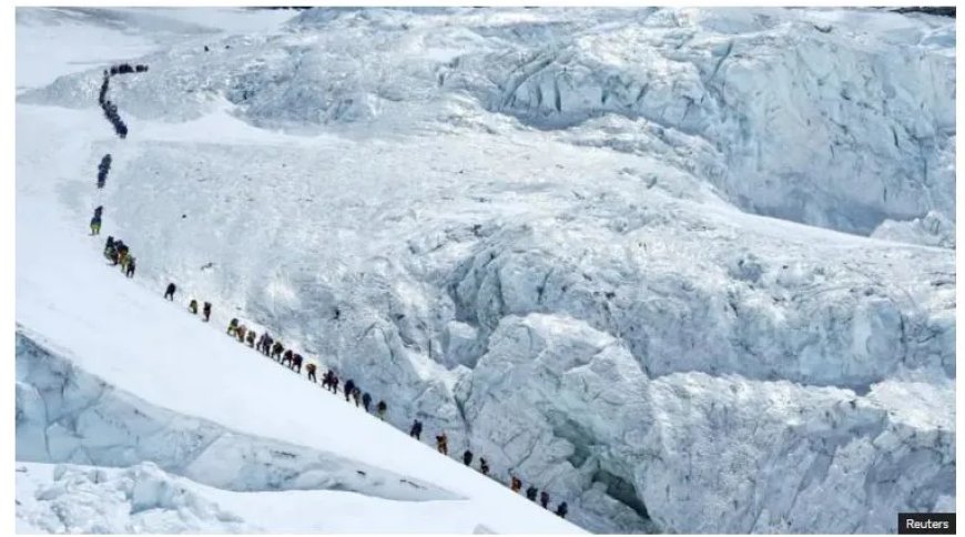 Recordaantal beklimt Mount Everest op één dag