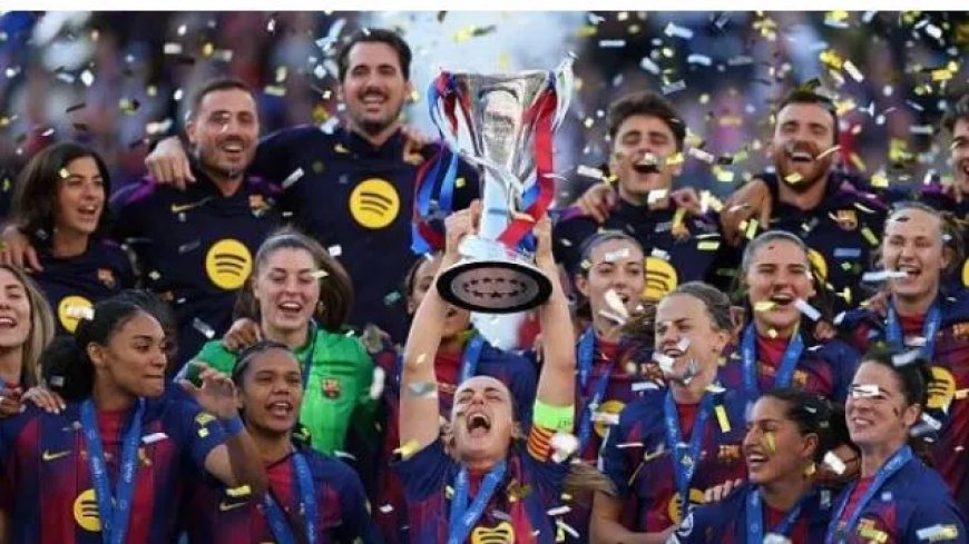 Barcelona verpulvert Lyon en wint vierde Champions League-titel