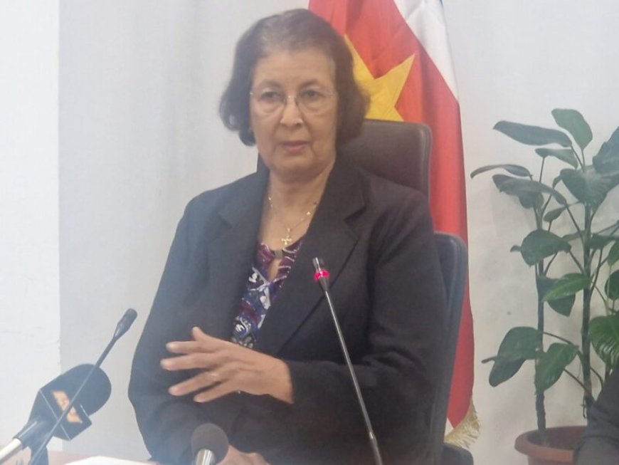 President Simons: ‘Er moet nog een heleboel veranderen in Suriname’
