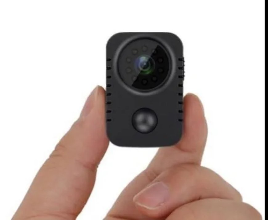 Man verstopt camera in sok om journalist te bespioneren