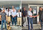 Eerste drugsspeurhond versterkt Douane Suriname