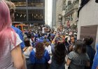 SFEERVERSLAG — Knicks-fans vieren uitbundig feest zonder hun kampioenen te zien