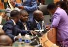 President Zimbabwe kan door wetswijziging twee jaar langer aan de macht blijven
