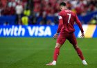 Ronaldo schrijft WK-geschiedenis bij Portugese 5-0-zege op Oezbekistan