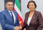 Jamaicaanse premier prijst Suriname om voorbereidingen op olie- en gasindustrie