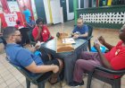 Kampoe 2 met baunie langs Charity