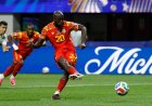 Congo-Kinshasa buigt achterstand om tegen Oezbekistan en bereikt knock-outfase WK