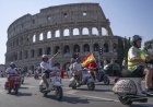 Opmerkelijk – Rome viert 80 jarige iconische Italiaanse Vespa-scooter met duizenden Vespa-rij