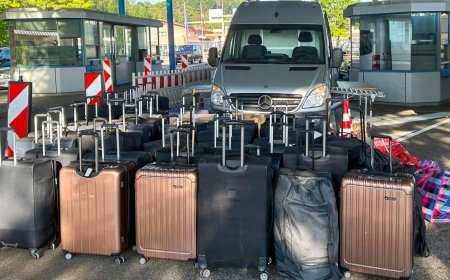 Douanemedewerkers verrast: vrouw keert terug van vakantie met 55 koffers