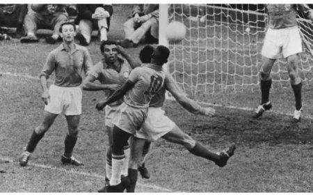 Historisch wk-shirt van pelé onder de hamer