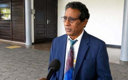 Sharman: regering doet qua buitenlandse dienstreizen niet onder voor voorganger