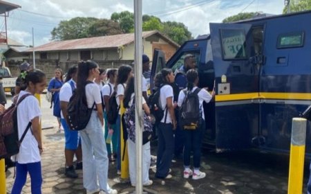 Leerlingen Wanica leren hoofdstad kennen tijdens speurtocht ‘Ontdek Paramaribo’