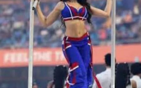 Nora Fatehi schittert opnieuw op WK-podium