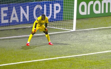 Jonathan Fonkel gaat WK-voetbal met familie volgen: ‘Droom om ooit met Suriname op een WK te 