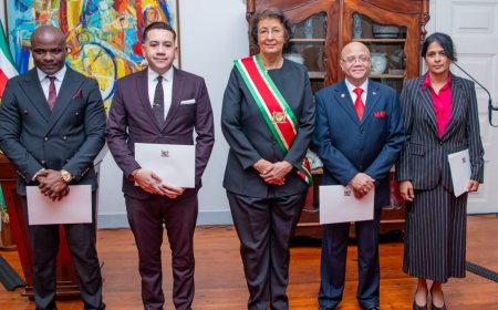 Bisschop Steve Meye beëdigd als ambassadeur voor Israël, drie andere diplomaten leggen evenee