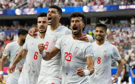 Derde helft WK 2026: Iran-Nieuw-Zeeland 2-2, buiten speelde zich een groter verhaal af