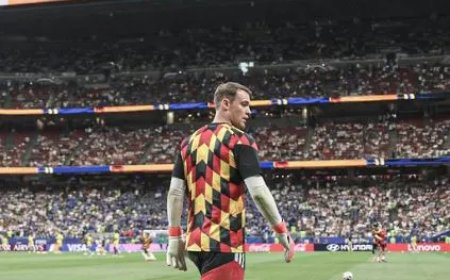Neuer oudste Duitser ooit op groot toernooi