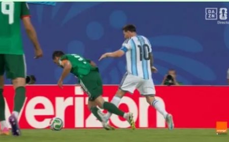 Messi ontsnapt aan rode kaart op WK