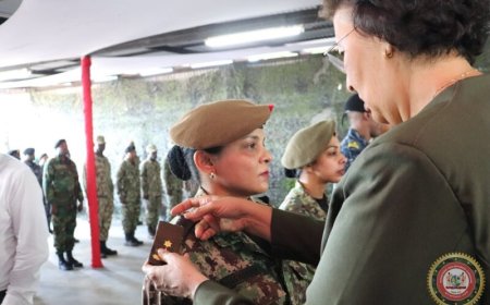 President bij bevordering militairen: ‘Wij zullen u niet in de steek laten’