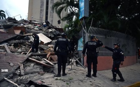 Krachtige aardbevingen van 7,1 en 7,5 op schaal van Richter treffen Venezuela, gebouwen Carac