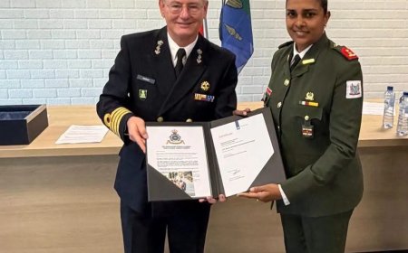 Chef Generale Staf rondt internationale defensiecursus af