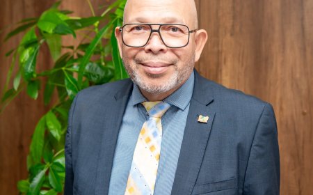 Minister Currie wil AI bewust inzetten op scholen