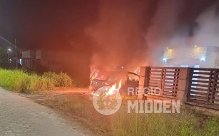 Auto vat vlam in Houttuin, geen persoonlijke ongelukken