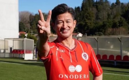 Opmerkelijk – Oudste profvoetballer ooit (59) weet niet van ophouden gaat  voor zijn 42e seiz