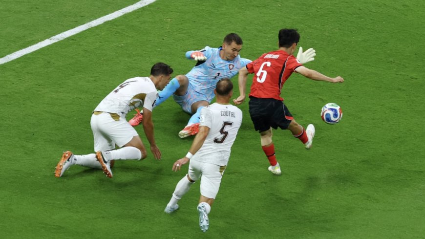 Zuid-Korea buigt achterstand om en verslaat Tsjechië in openingsduel