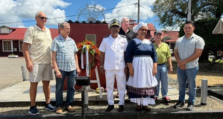 181 jaar Boeroes in Suriname herdacht met kranslegging in Groningen