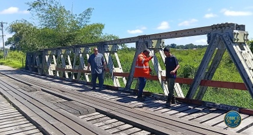 Herstelwerkzaamheden uitgevoerd aan brug over Parakreek